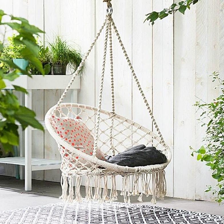 Fauteuil suspendu en macramé
