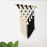 Macramé mural noir et blanc