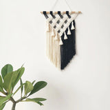 Macramé mural noir et blanc