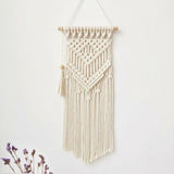 Macramé mural simple