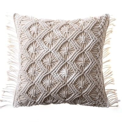 Coussin en nœud macramé