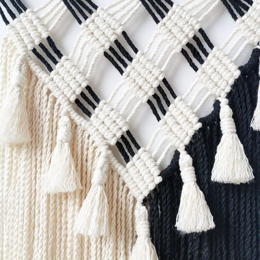 Macramé mural noir et blanc